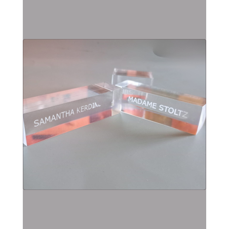 PLV, gravure pour vitrine